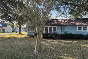 2602 15th St, Port Neches, TX 77651 - Photo 5