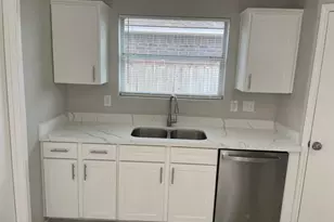 12704 Rio Nueces Ln, Rosharon, TX 77583 - Photo 9