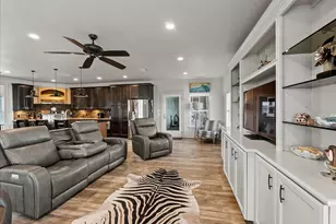 1205 Lagoon Dr, Crystal Beach, TX 77650 - Photo 11