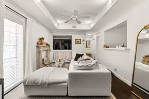 2510 Whitney St, Houston, TX 77006 - Photo 3
