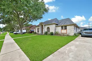 15319 Rio Plaza Dr, Houston, TX 77083 - Photo 3