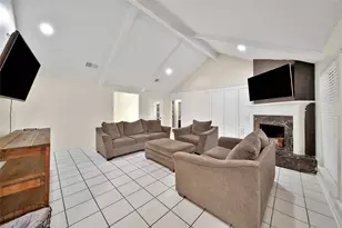15319 Rio Plaza Dr, Houston, TX 77083 - Photo 5