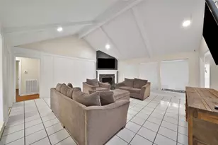 15319 Rio Plaza Dr, Houston, TX 77083 - Photo 9
