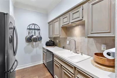 4001 Tanglewilde Street #1103, Houston, TX 77063 - Photo 3