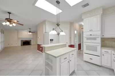 92 S Bonneymead Circle, The Woodlands, TX 77381 - Photo 11