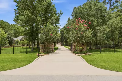 9915 Crestwater Circle, Magnolia, TX 77354 - Photo 3