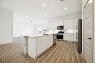 727 Kingwood Dr, League City, TX 77573 - Photo 5