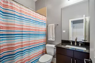 1310 W Dallas St, Houston, TX 77019 - Photo 9