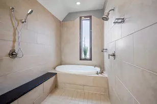 1310 W Dallas St, Houston, TX 77019 - Photo 33