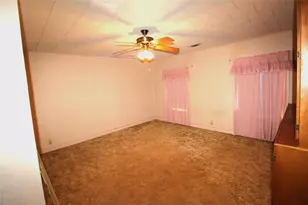 908 Paulus St, Schulenburg, TX 78956 - Photo 11