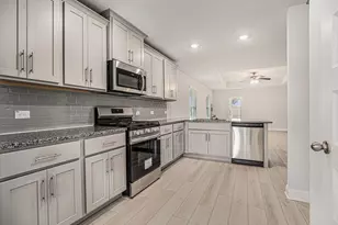 13704 Sorico Bay Dr, Texas City, TX 77568 - Photo 3