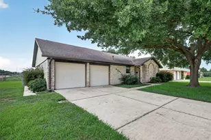 4701 Crepe Myrtle Ln, Pasadena, TX 77505 - Photo 3