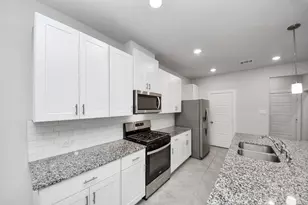 3830 Glossy Lk Dr, Houston, TX 77082 - Photo 11