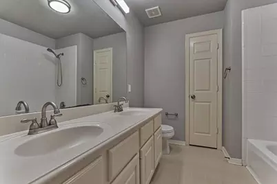 151 Bristol Bend Circle, The Woodlands, TX 77382 - Photo 31