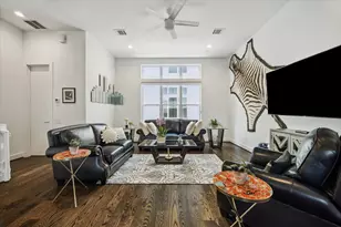 5921 E Post Oak Ln, Houston, TX 77055 - Photo 7