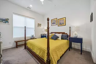 5921 E Post Oak Ln, Houston, TX 77055 - Photo 15