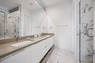 5921 E Post Oak Ln, Houston, TX 77055 - Photo 13
