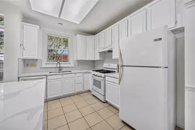 88 Laughing Brook Court, The Woodlands, TX 77380 - Photo 9