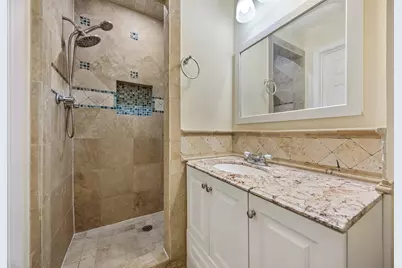 9418 Meadowbriar Lane, Houston, TX 77063 - Photo 11