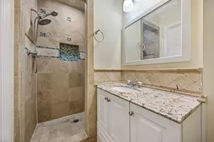 9418 Meadowbriar Ln, Houston, TX 77063 - Photo 11