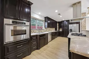 9418 Meadowbriar Ln, Houston, TX 77063 - Photo 9