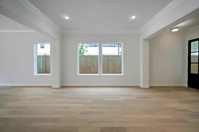 945 Wakefield Drive, Houston, TX 77018 - Photo 9