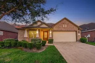 6807 Peach Mill Ln, Dickinson, TX 77539 - Photo 1