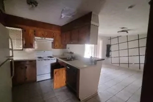 2709 21st Ave N, Texas City, TX 77590 - Photo 9