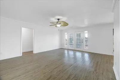 784 Marlin, Bayou Vista, TX 77563 - Photo 7