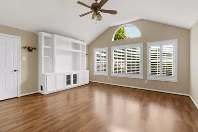 23 Saint Simons Court, Sugar Land, TX 77479 - Photo 9