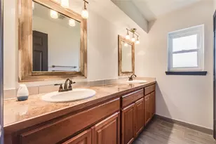 2004 Sleepy Hollow Dr, Pearland, TX 77581 - Photo 11