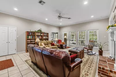 1900 Camellia Drive, Huntsville, TX 77340 - Photo 13
