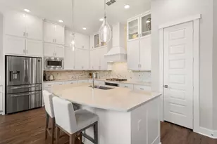 1715 Leilani Dr, Houston, TX 77055 - Photo 11