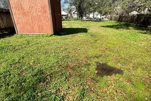 509 Lundy St, El Campo, TX 77437 - Photo 11