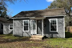 509 Lundy St, El Campo, TX 77437 - Photo 1