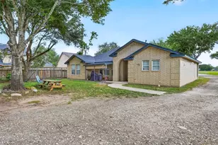 2719 Richmond St, Needville, TX 77461 - Photo 21
