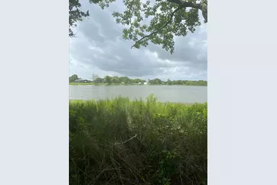 99 Kings Hill, Palacios, TX 77465 - Photo 3