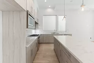 9818 Mocking Bird Hill Ln, Houston, TX 77080 - Photo 7