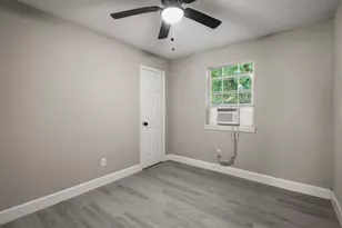 4755 Wilmington St, Houston, TX 77033 - Photo 9