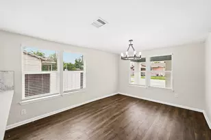 7946 Fowlie St, Houston, TX 77028 - Photo 9