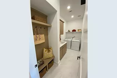 12039 Lake View Boulevard, Mont Belvieu, TX 77523 - Photo 25