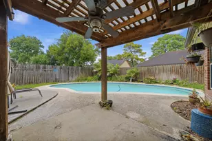 2004 Landing Blvd, League City, TX 77573 - Photo 5