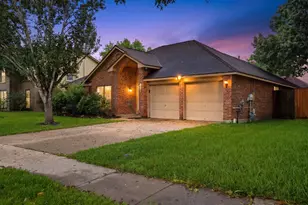 2004 Landing Blvd, League City, TX 77573 - Photo 1