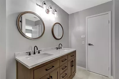 16707 Ashmoor Court, Houston, TX 77058 - Photo 19