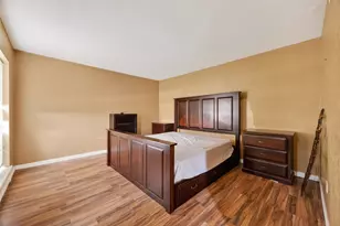 16006 El Toro Ct, Webster, TX 77598 - Photo 9