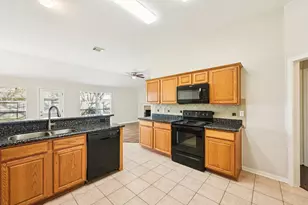 1023 E Hampton Dr, Pearland, TX 77584 - Photo 9