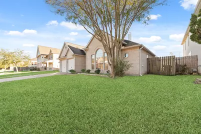 12519 Nantucket Road, Sugar Land, TX 77478 - Photo 3