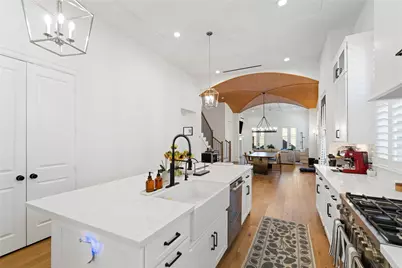 531 W 27th Street, Houston, TX 77008 - Photo 5