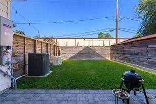 531 W 27th St, Houston, TX 77008 - Photo 21