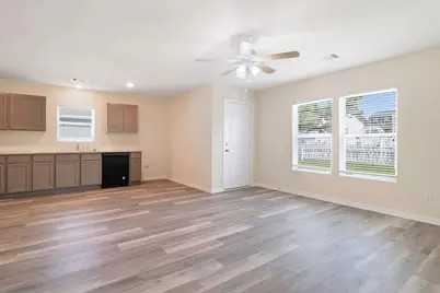 299 Red Clover, Livingston, TX 77351 - Photo 3